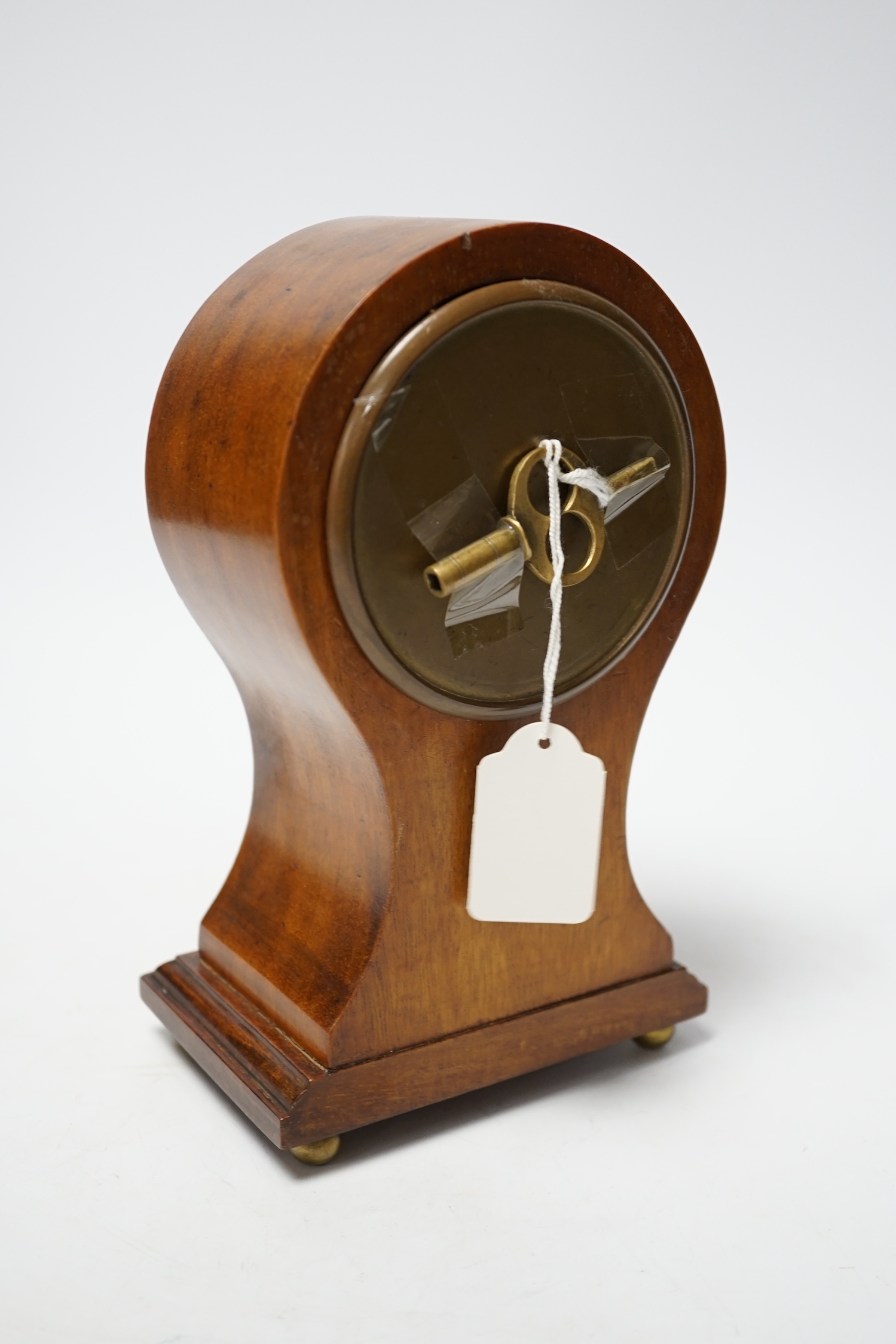 An early 20th century inlaid balloon mantel clock, 21cm